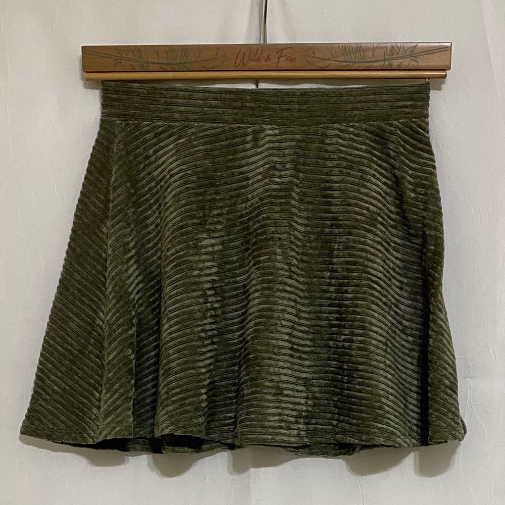 Juniors SO Flowy Mini Skirt